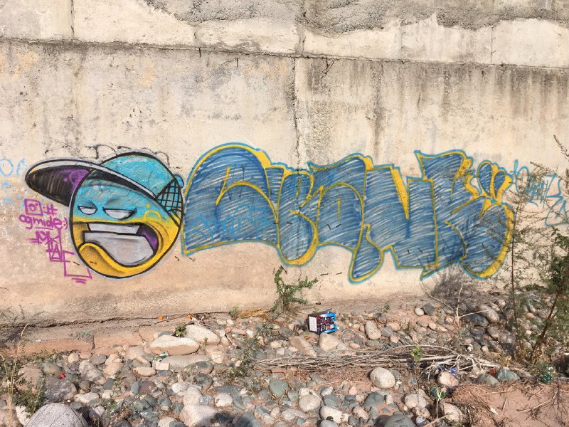 Graffiti Wall - Photo by mide - ogmide