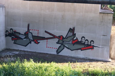 Graffiti Wall - Photo by mini