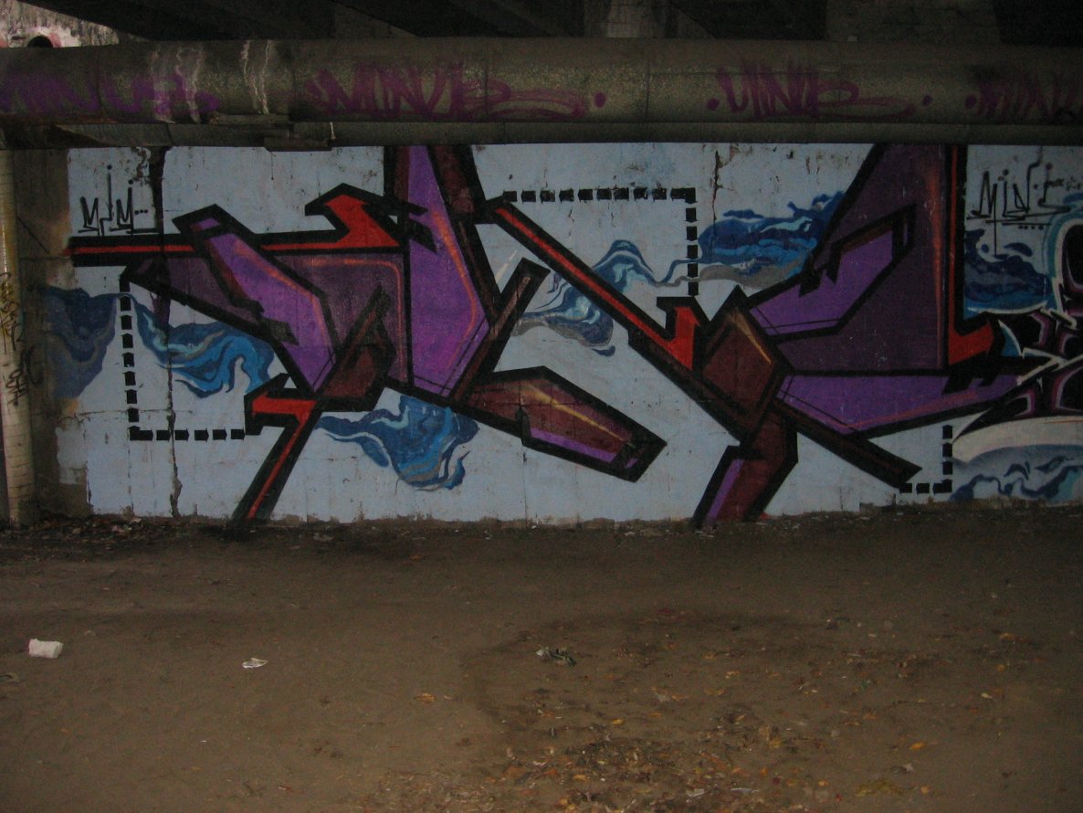 Graffiti Wall - Photo by mini