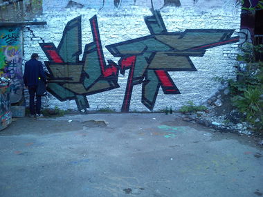 Graffiti Wall - Photo by mini