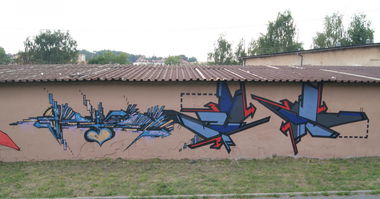 Graffiti Wall - Photo by mini