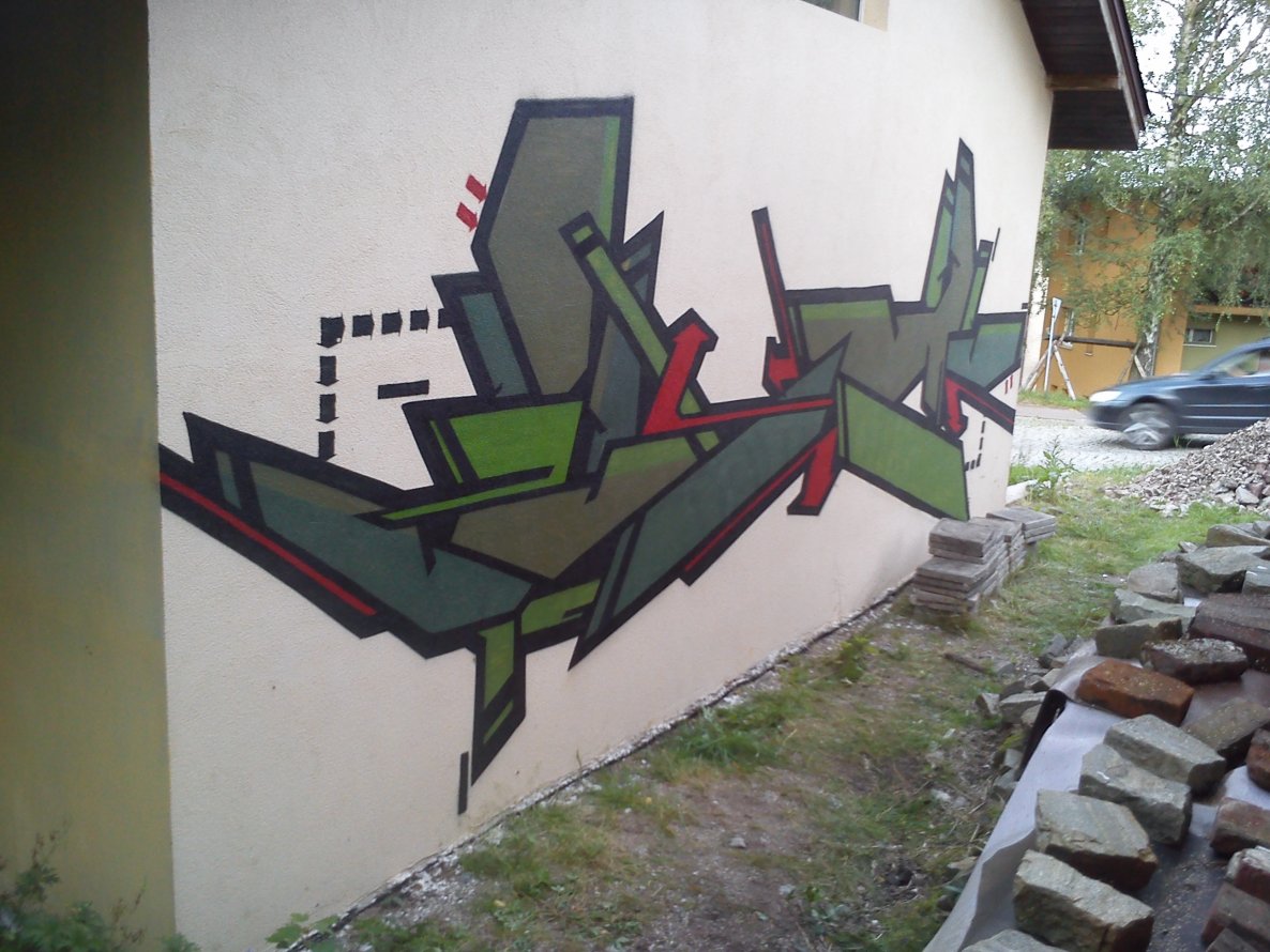 Graffiti Wall - Photo by mini