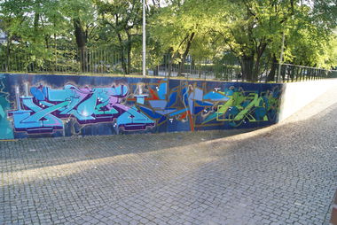 Graffiti Wall - Photo by mini