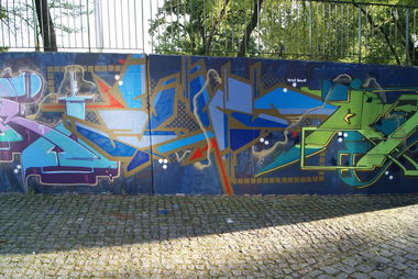 Graffiti Wall - Photo by mini