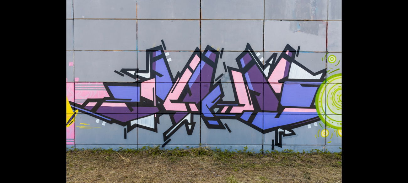 Graffiti Wall - Photo by mini