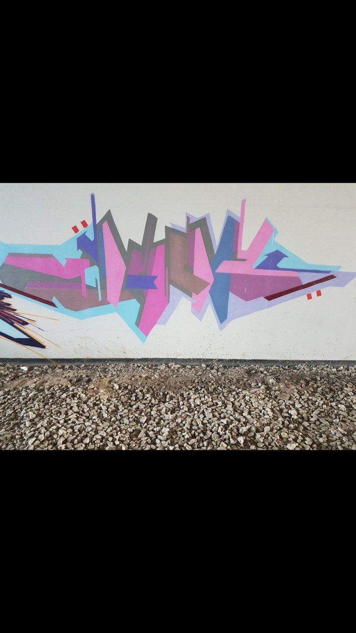 Graffiti Wall - Photo by mini