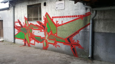 Graffiti Wall - Photo by mini