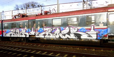 Graffiti Train - Photo by mioer - mioer
