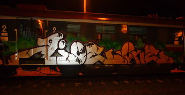 Graffiti Train - Photo by mioer - mioe