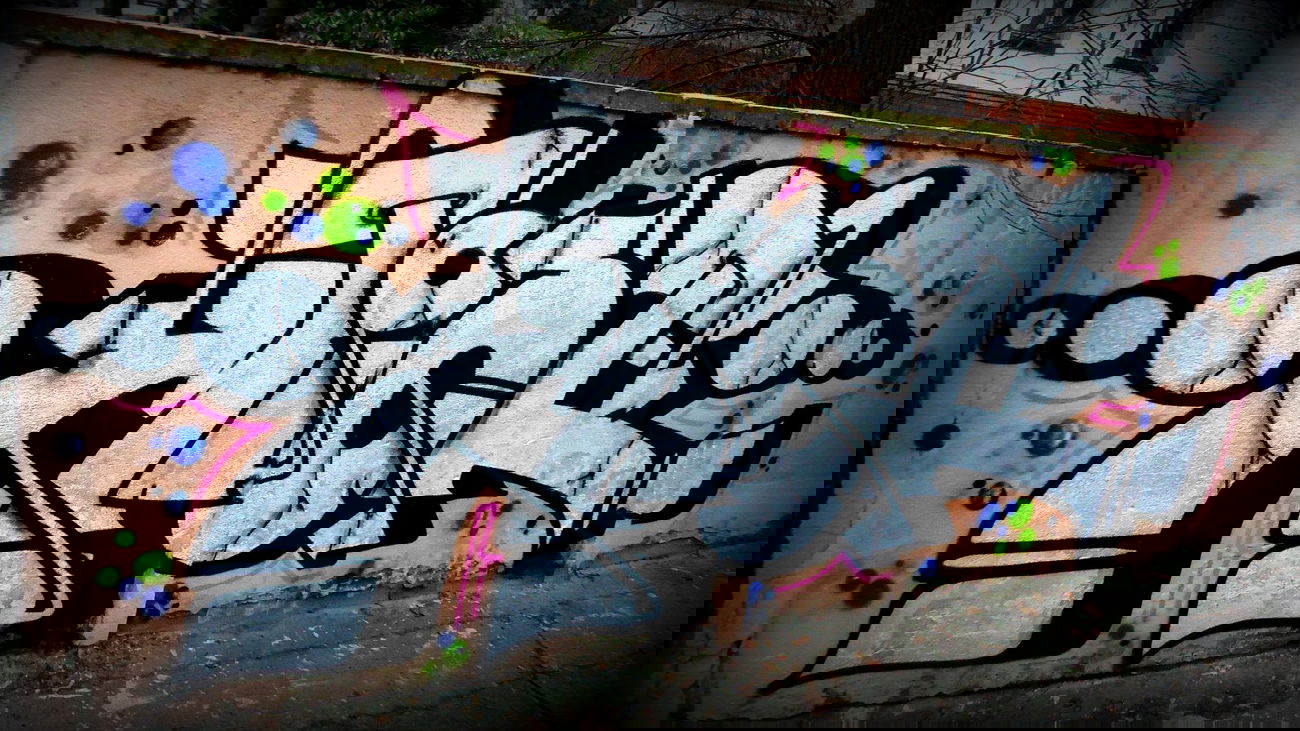 Graffiti Wall - Photo by mioer