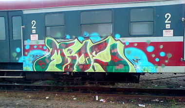 Graffiti Train - Photo by mioer - mioe (2009)