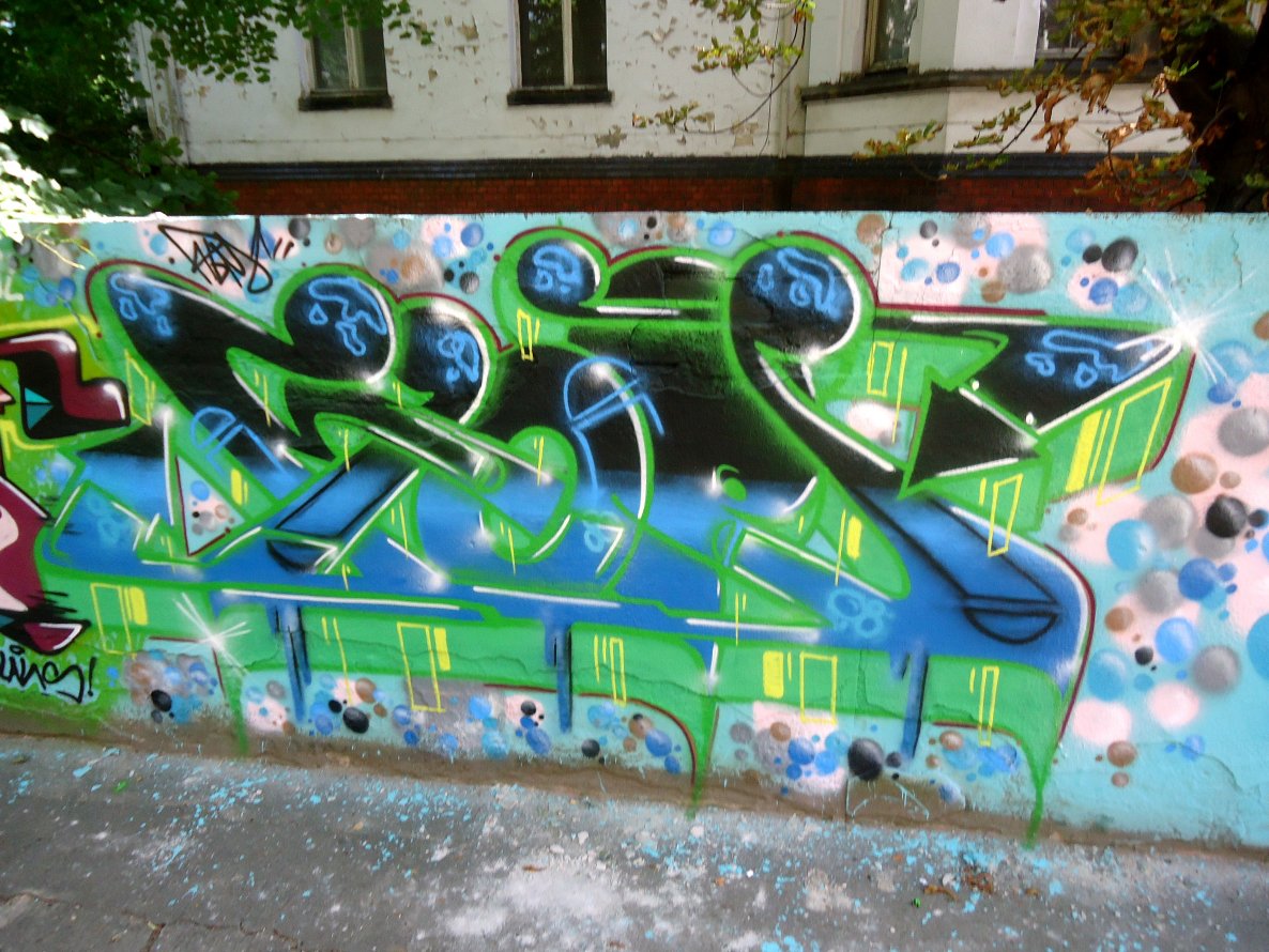 Graffiti Wall - Photo by mioer