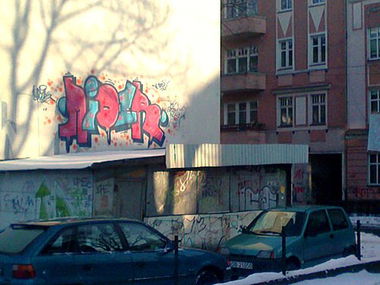 Graffiti Bombing - Photo by mioer