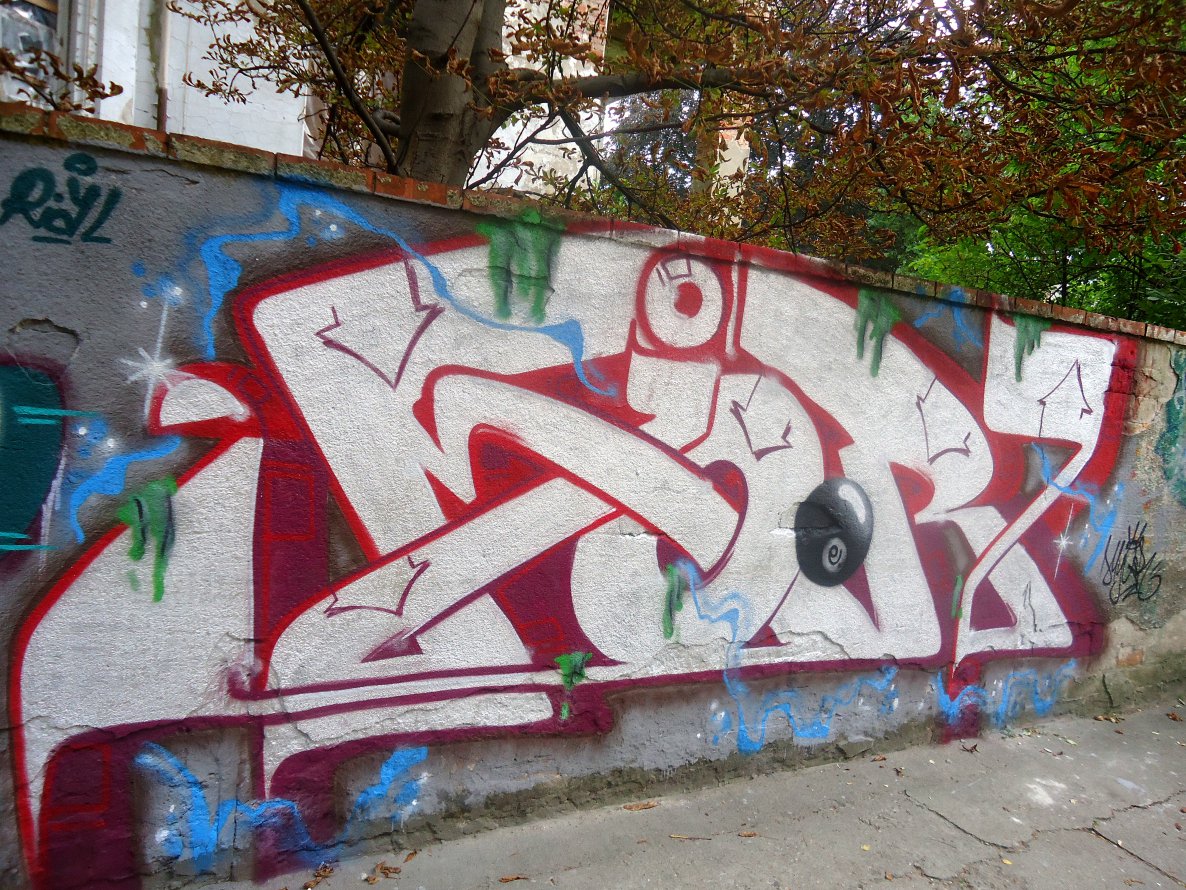 Graffiti Bombing - Photo by mioer