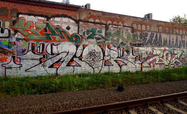 Graffiti Bombing - Photo by mioer - mioerone
