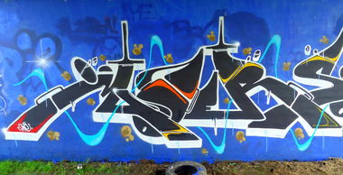 Graffiti Wall - Photo by mioer - mioer