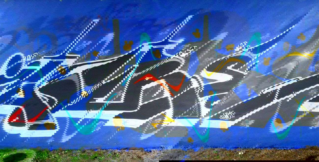 Graffiti Wall - Photo by mioer - mioer