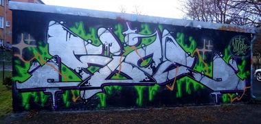 Graffiti Bombing - Photo by mioer