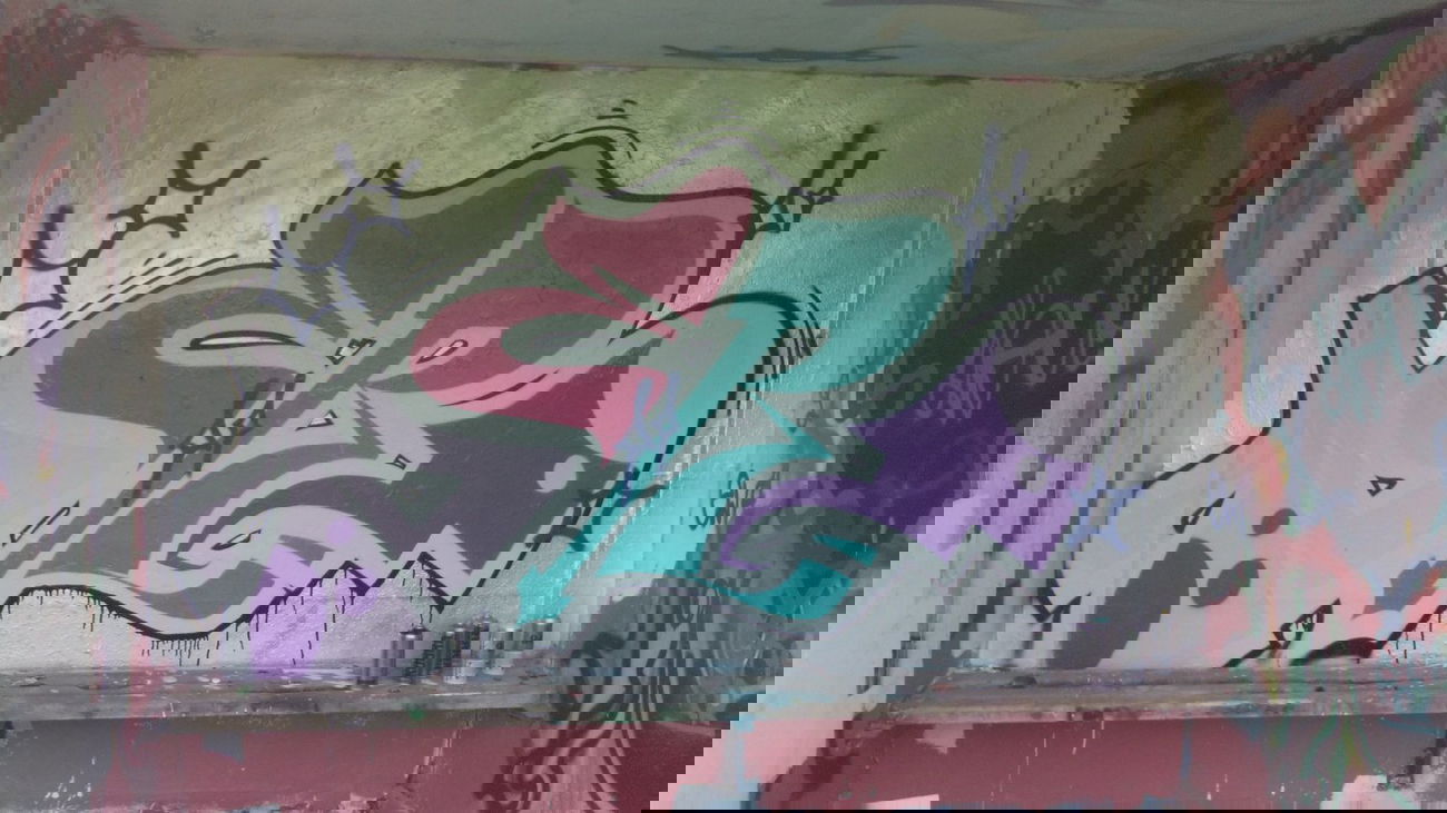 Graffiti Wall - Photo by mirakoli - save, nail, nert