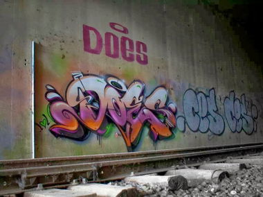 Graffiti Wall - Photo by miran_137 - does