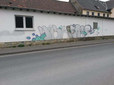Graffiti Bombing - Photo by miran_137 - not, ready, yet