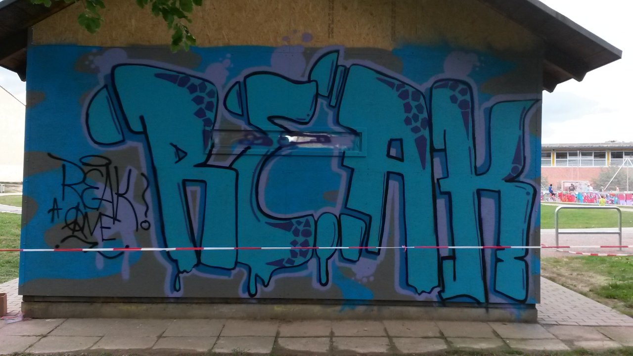 Graffiti Wall - Photo by miran_137 - reak, facebool, site