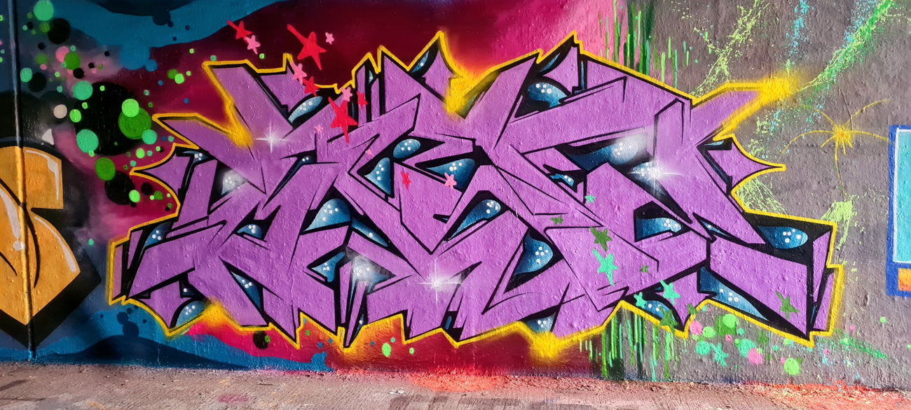 Graffiti Wall in Berlin - Photo by mist (2023)