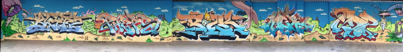 Graffiti Wall in Berlin - Photo by mist - mistie, polk, pheps (2013)