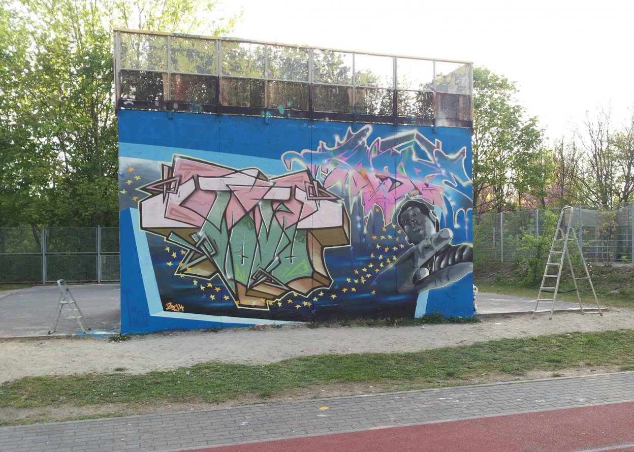 Graffiti Wall - Photo by mist - tofu, mist, nbr (2014)