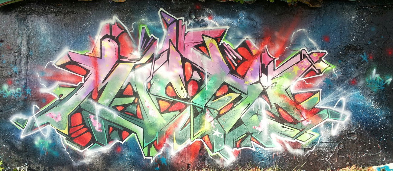 Graffiti Wall - Photo by mist - mist, mrb, syrus (2014)