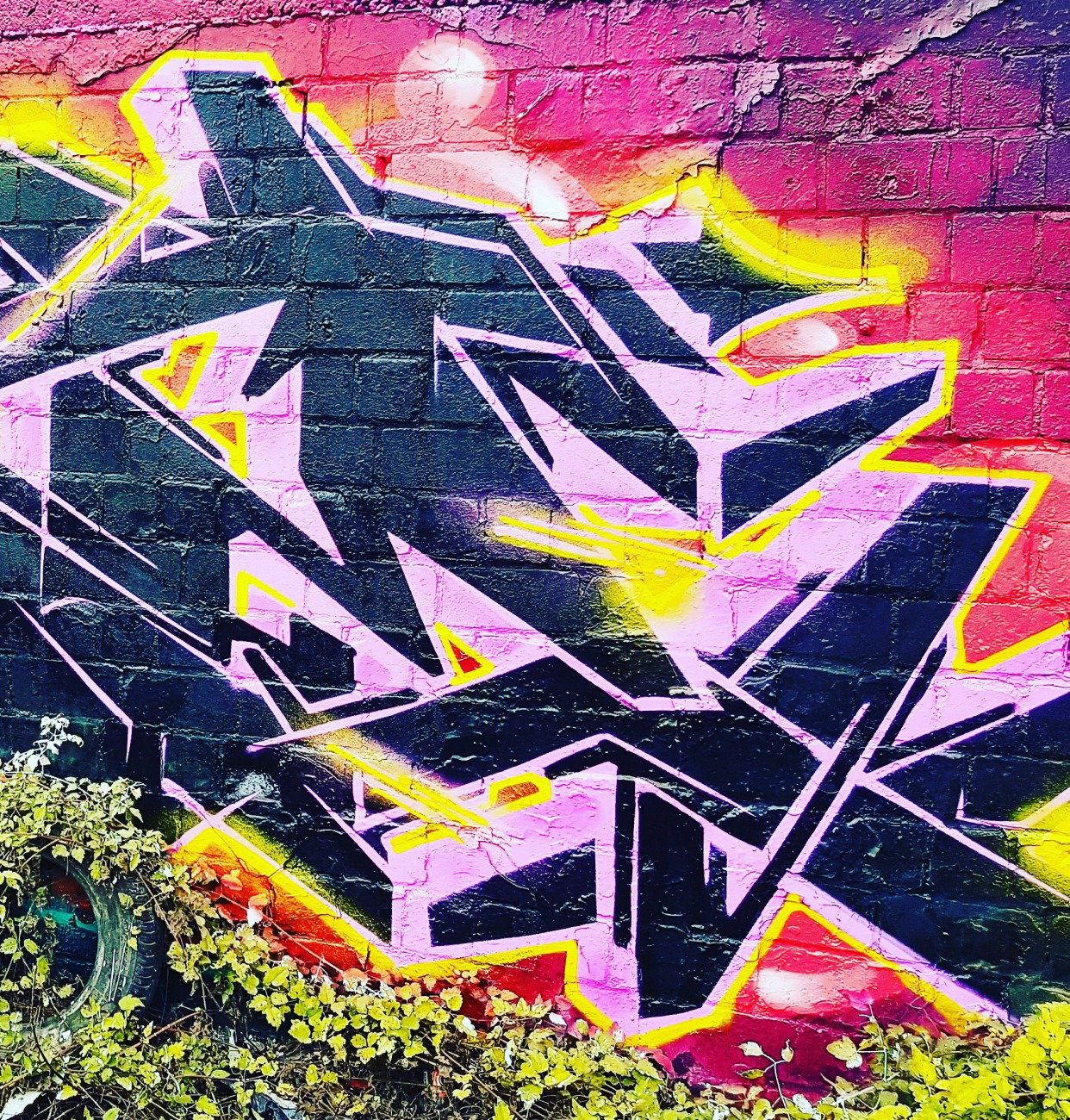 Graffiti Wall in Berlin - Photo by mist - Mist, mrb, tods (2017)