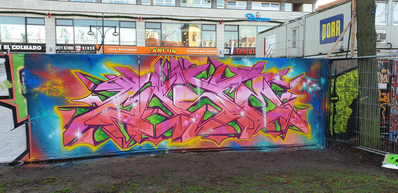 Graffiti Wall - Photo by mist (2019)