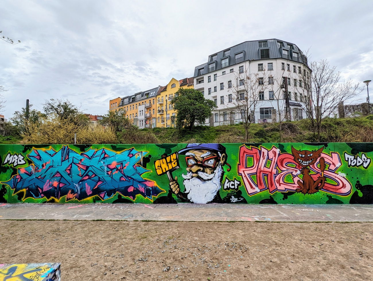 Graffiti Wall in Berlin - Photo by mist (2024)