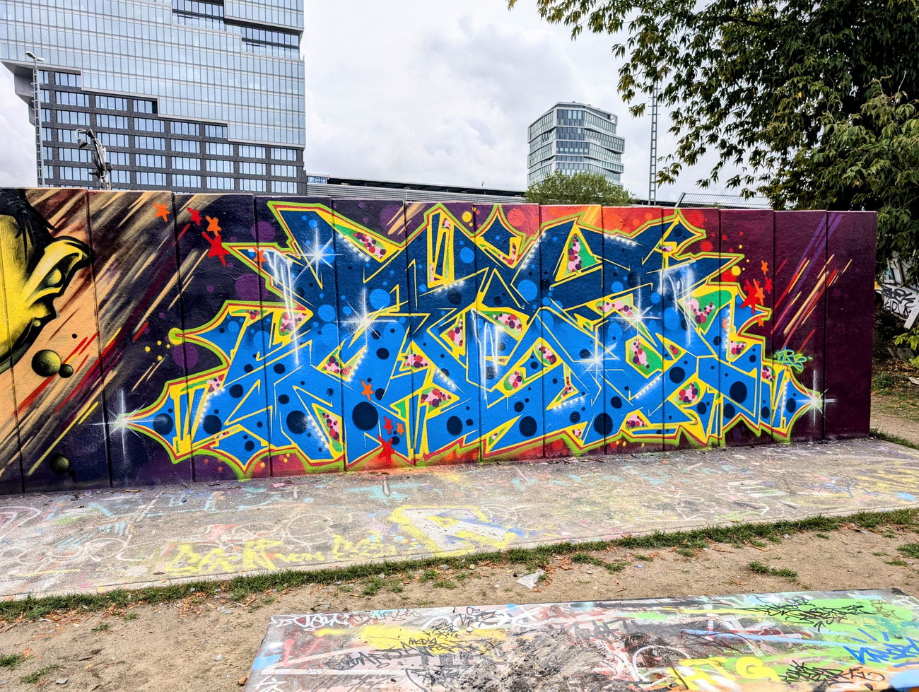 Graffiti Wall in Berlin - Photo by mist (2024)
