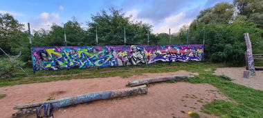 Graffiti Wall in Berlin - Photo by mist - pheps, mist, keys (2021)