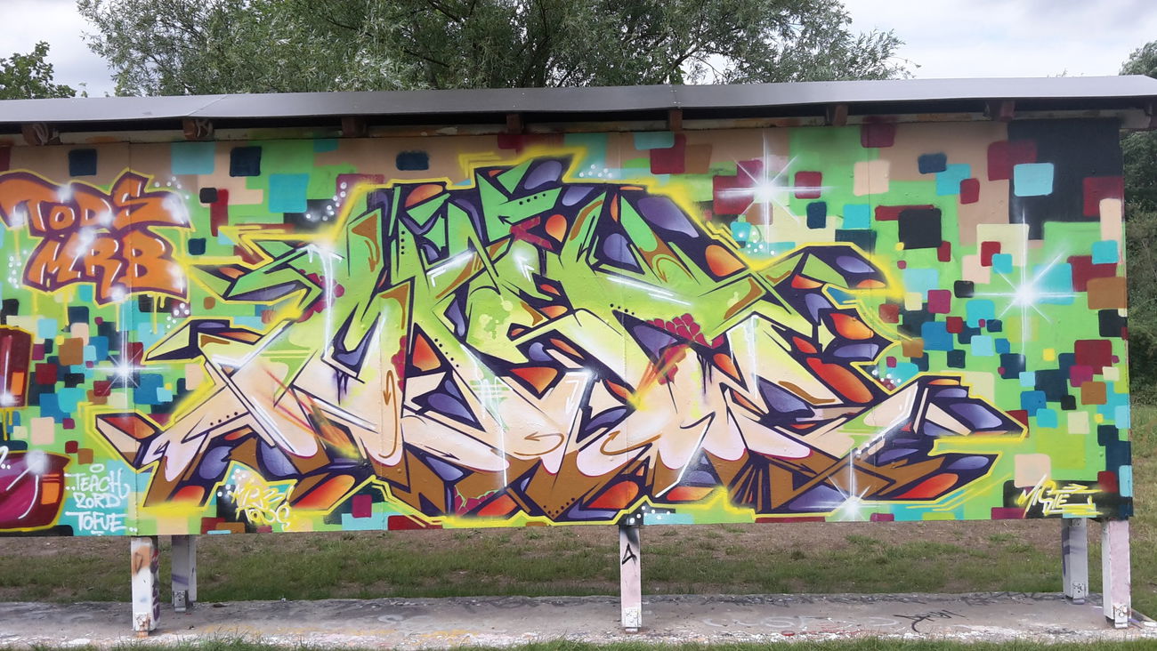 Graffiti Wall in Berlin - Photo by mist - Mist, mrb, tods (2016)