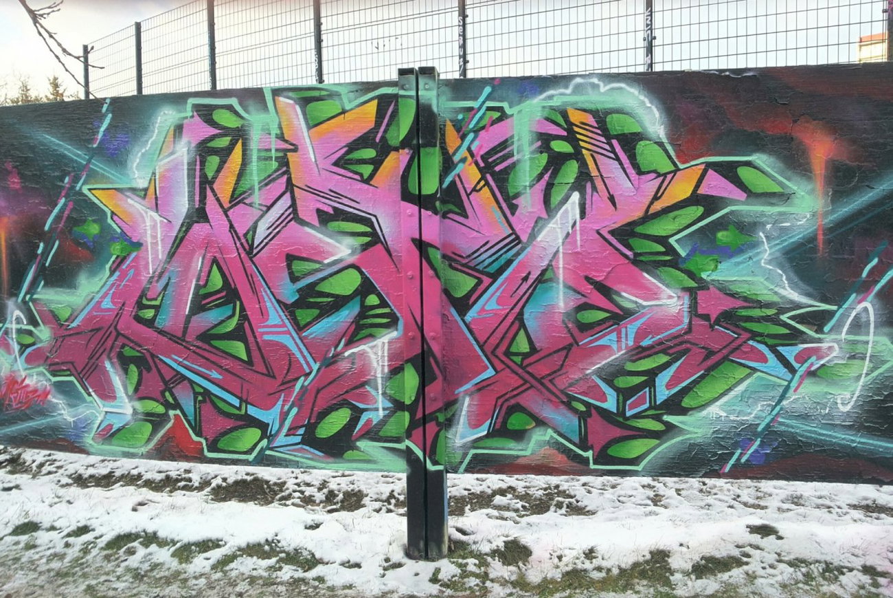 Graffiti Wall in Berlin - Photo by mist - mist, mrb (2015)