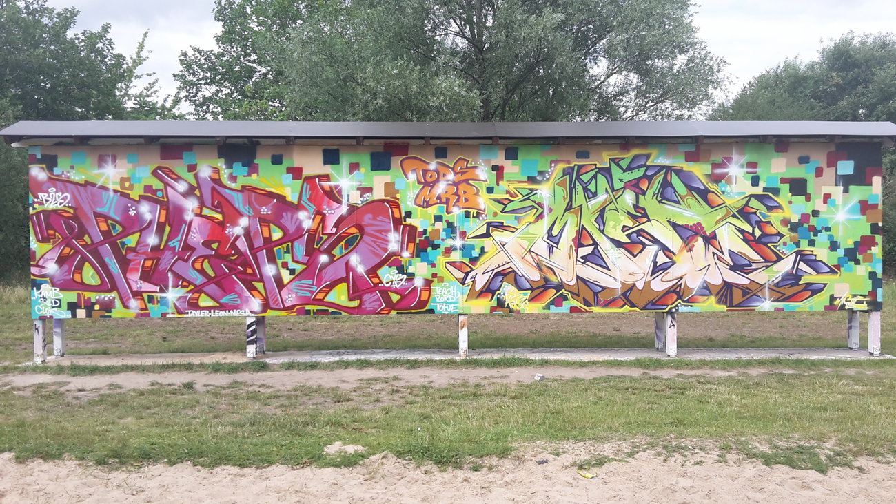 Graffiti Wall in Berlin - Photo by mist - Mist, pheps, tods (2016)