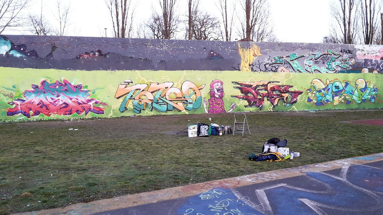 Graffiti Wall in Berlin  - Photo by mist - Mist, Dhos, Esze (2016)