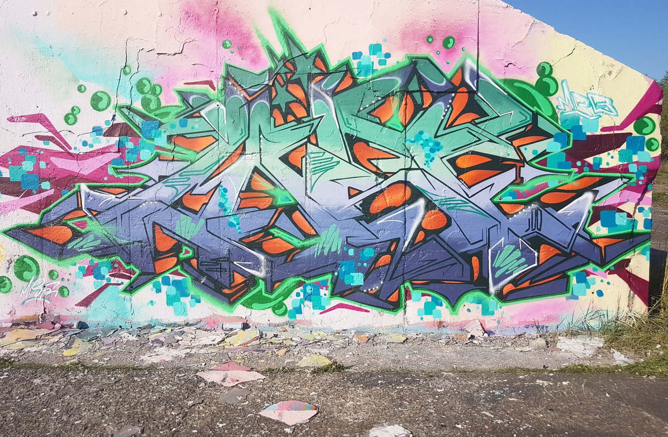 Graffiti Wall in Berlin - Photo by mist (2018)