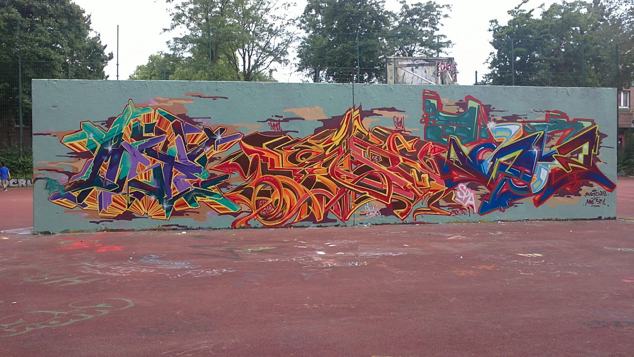 Graffiti Wall - Photo by mist - Mist;Syrus, Tanes, MRB (2013)