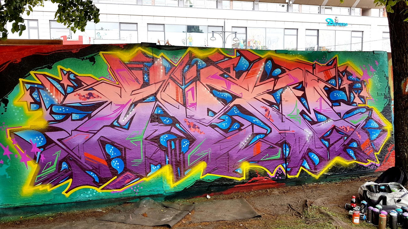 Graffiti Wall - Photo by mist (2019)