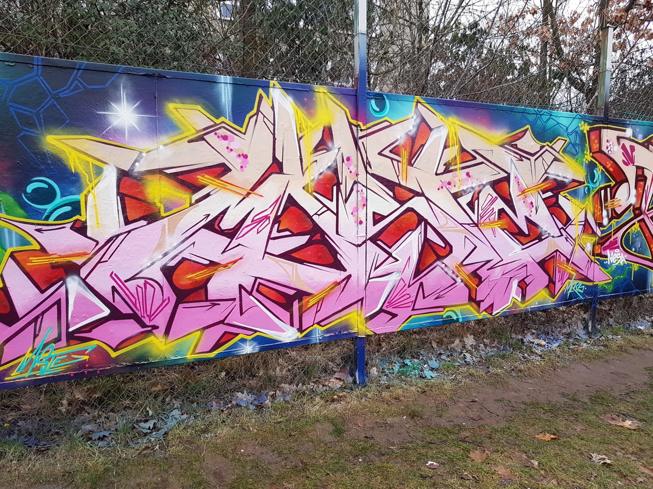 Graffiti Wall in Berlin - Photo by mist (2018)