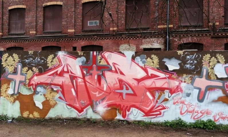 Graffiti Wall in Zwickau - Photo by mista_CAIBZ_one - bfa, omoc, 43 (2013)