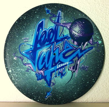 Graffiti Wall - Photo by mista_CAIBZ_one (2013)