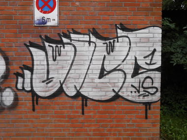 Graffiti Bombing - Photo by mistanice - vice, vs, msa