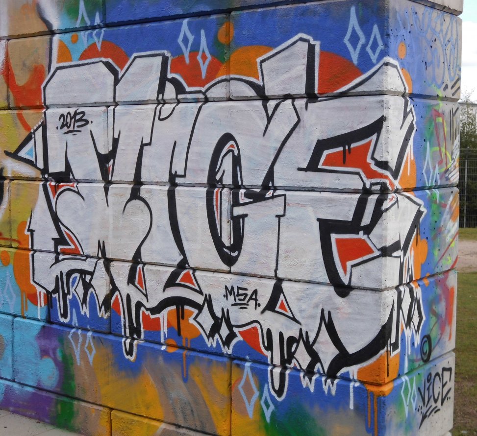 Graffiti Wall - Photo by mistanice - msa (2013)