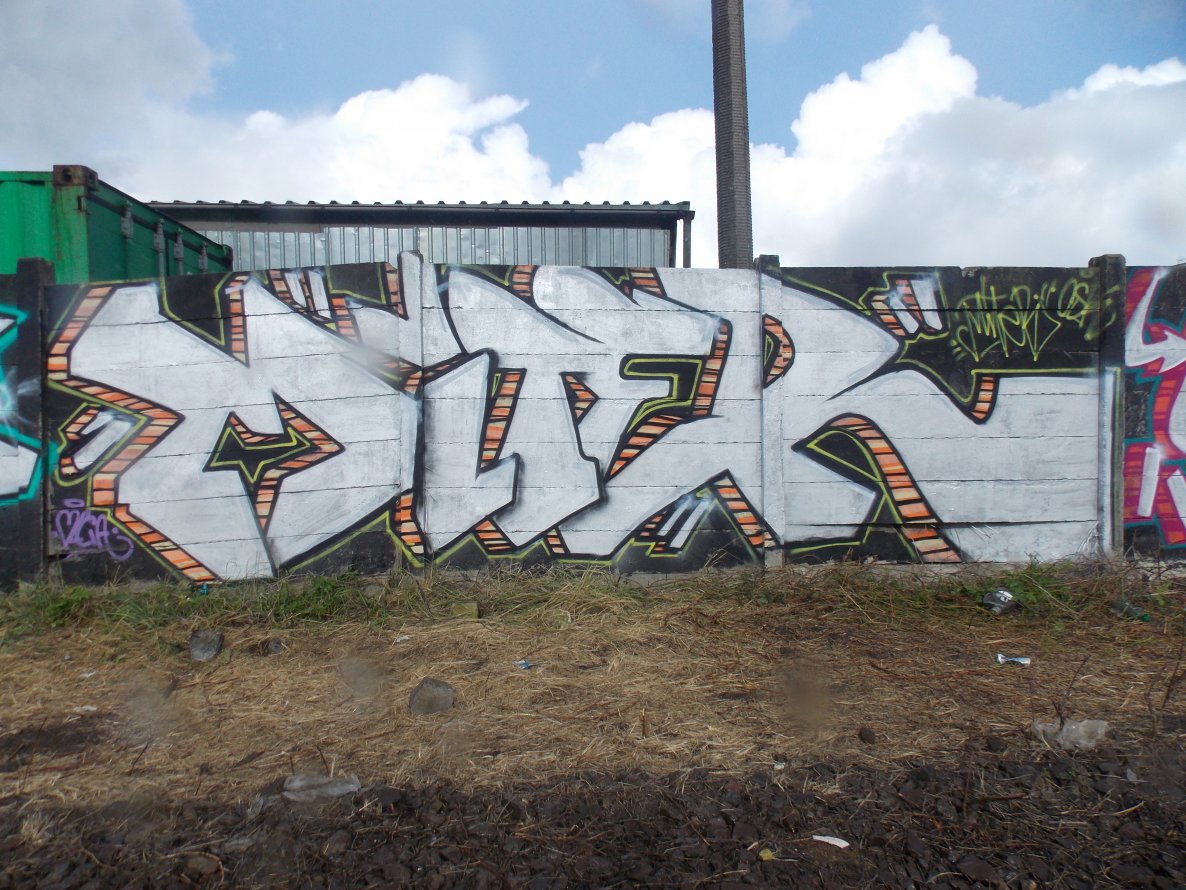 Graffiti Wall - Photo by mitesone - mit (2013)