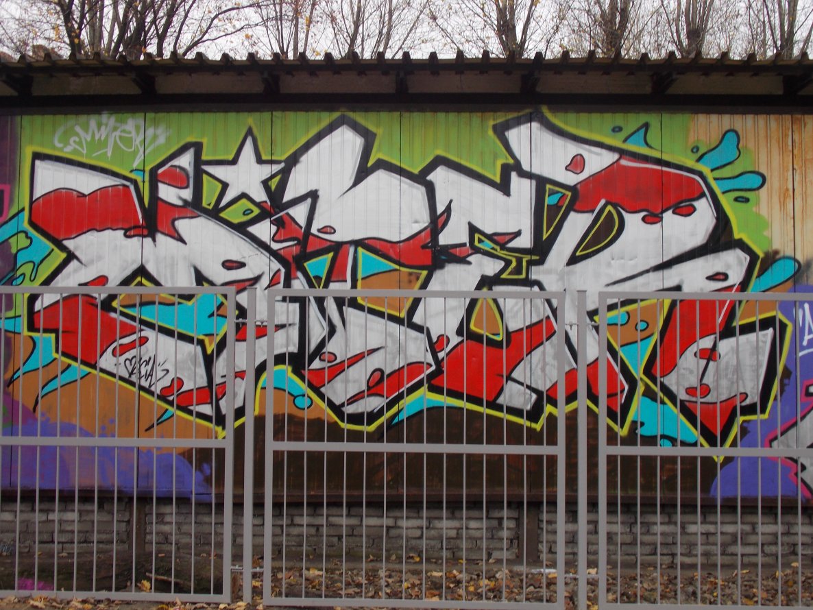 Graffiti Wall - Photo by mitesone - miter (2013)