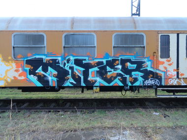 Graffiti Train - Photo by mitesone - miter, negative, ebola